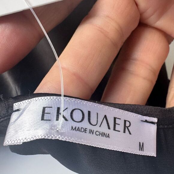 V-Neckline Silky Black Camisole With Adjustable Straps - Picture 5 of 5